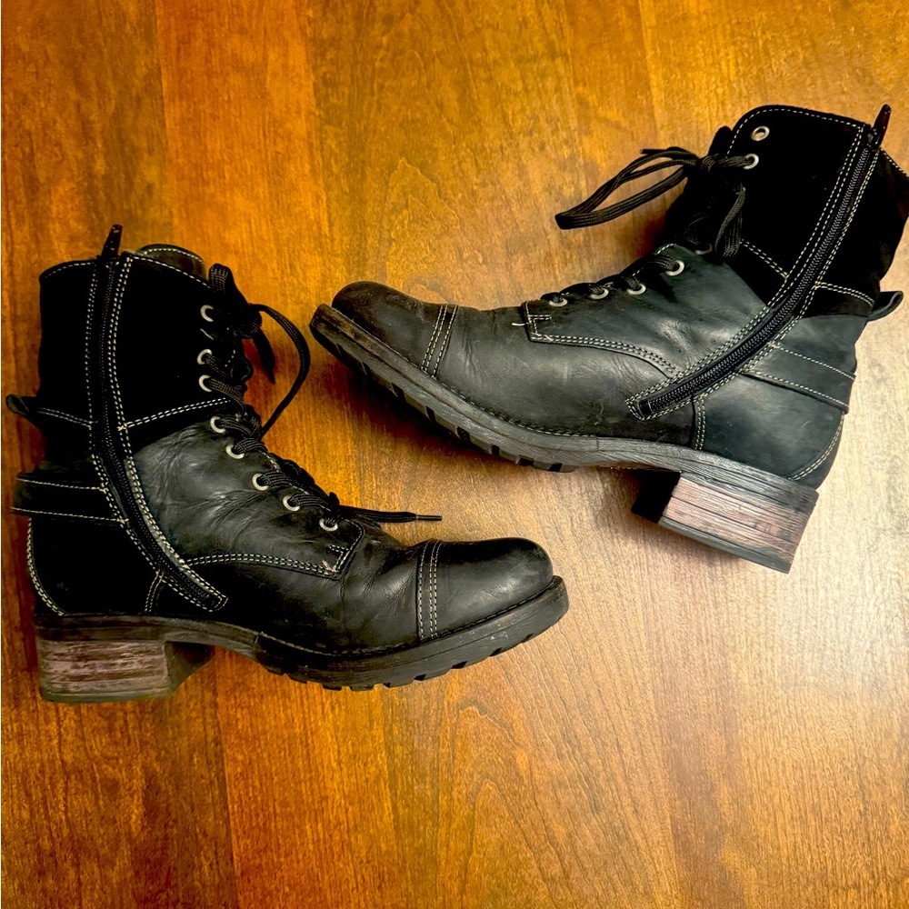 Taos leather and suede lace up moto boots- black size 10-10.5 Women